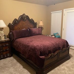 Queen Comforter/Shams
